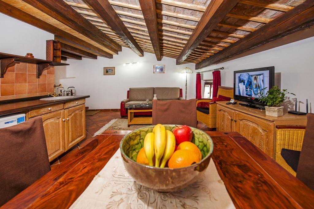 Apartments Taylor Rovinj Exterior photo